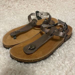 NWOT Seaside Made in Portugal Metallic Thong Sandals